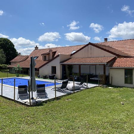 Maison Piscine Et Jacuzzi Saint-Germain-des-Fosses Экстерьер фото