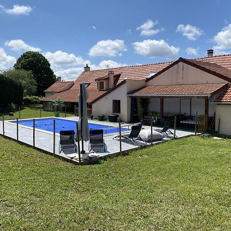 Maison Piscine Et Jacuzzi Saint-Germain-des-Fosses Экстерьер фото