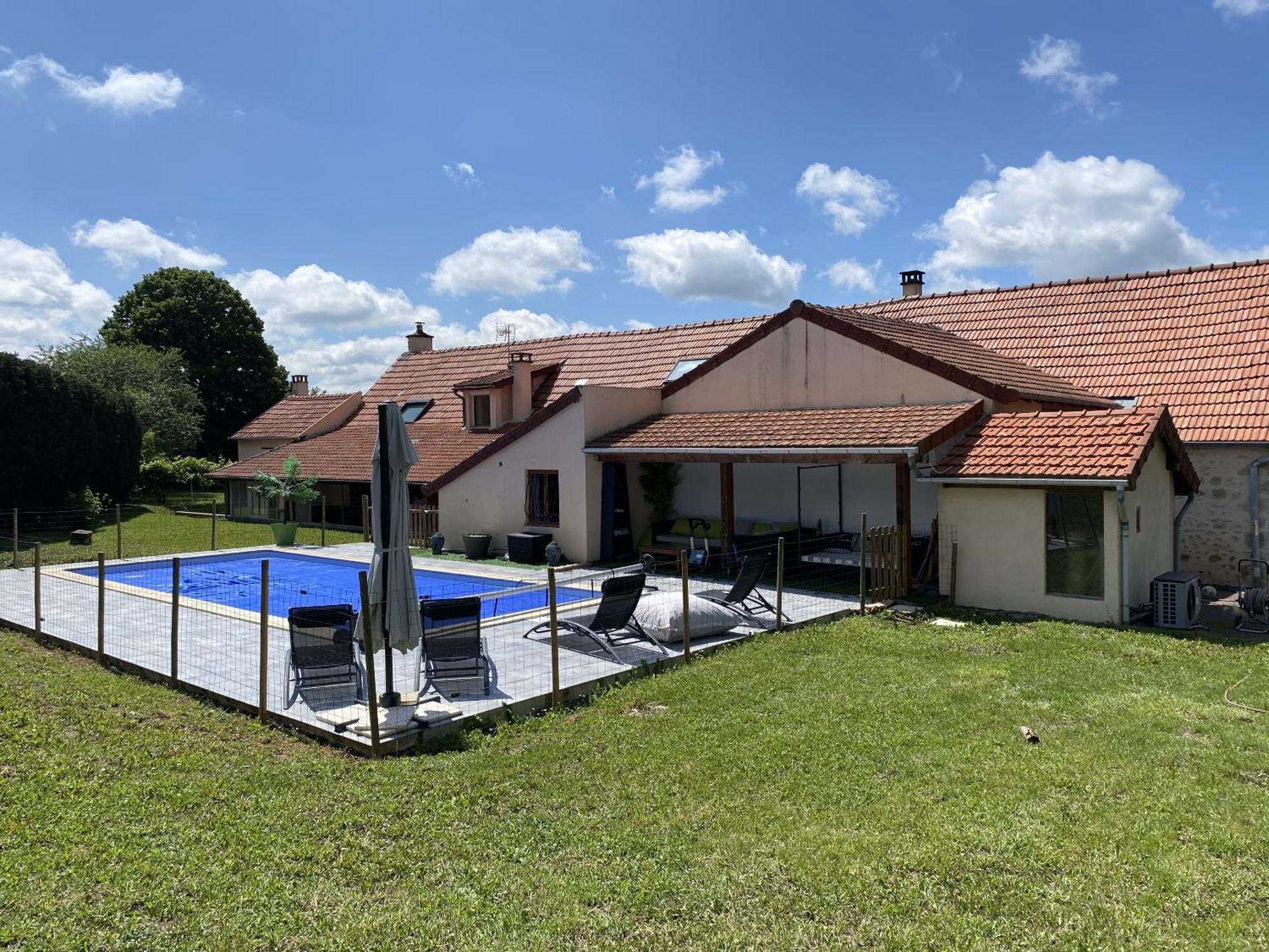 Maison Piscine Et Jacuzzi Saint-Germain-des-Fosses Экстерьер фото