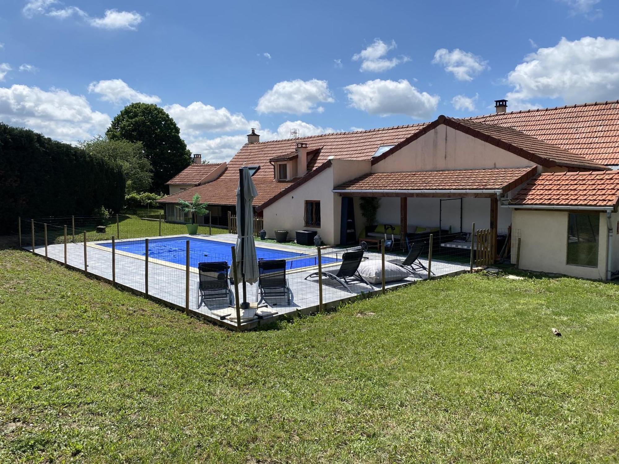 Maison Piscine Et Jacuzzi Saint-Germain-des-Fosses Экстерьер фото